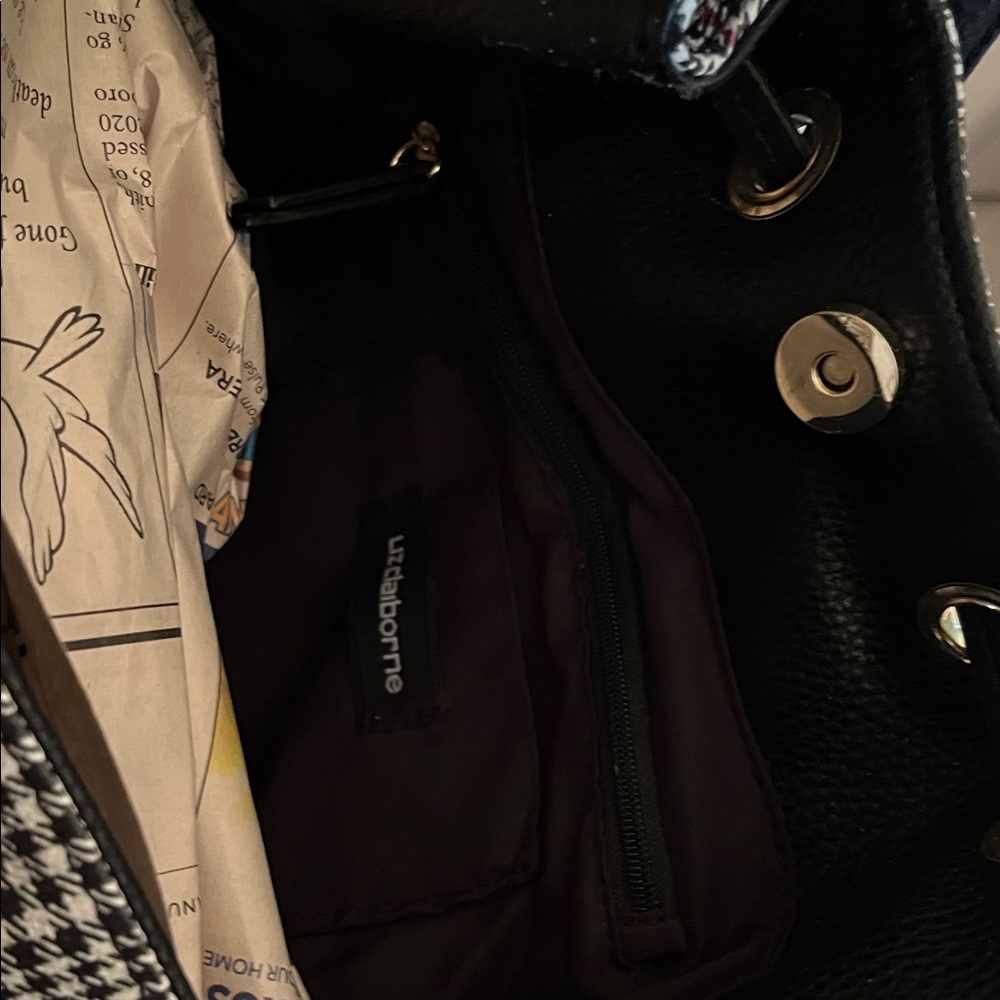 Liz Claiborne Houndstooth Shoulder Bag - Picture 7 of 8